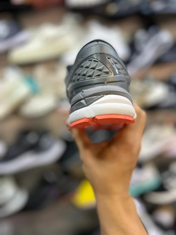 کتونی ورزشی آسیکس Asics طوسی مشکی – مناسب دویدن و تمرین - نمای فرعی