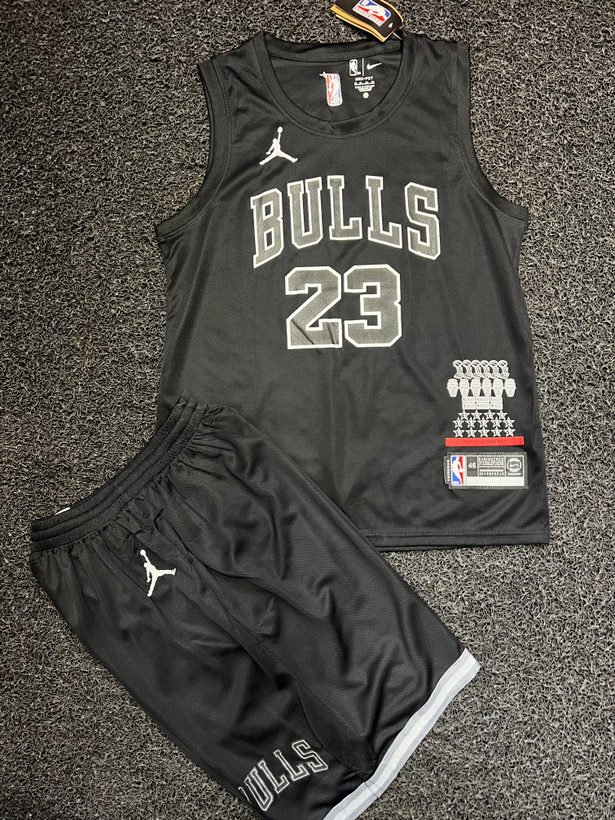 ست بسکتبالی اورجینال/تیم BULLS/بازیکن JORDAN شماره 23/مناسب بدنسازی و خونه و مسافرت/ارسال فوری