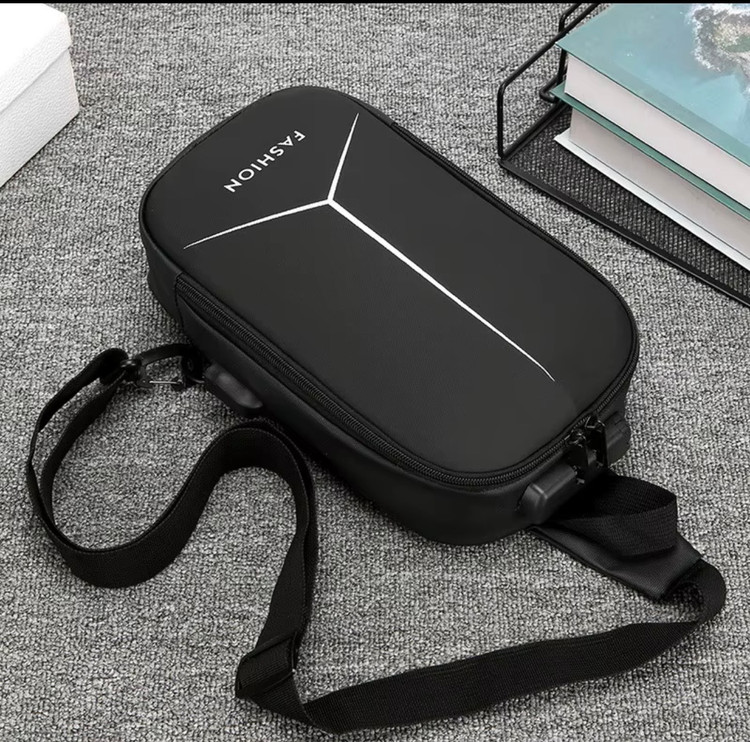 بادی بگ اورجینال/کراس بگ/دارای پورت usb برای شارژ موبایل و هندزفری و تبلت/ضد آب/بهترین کیفیت ممکن👌🏻